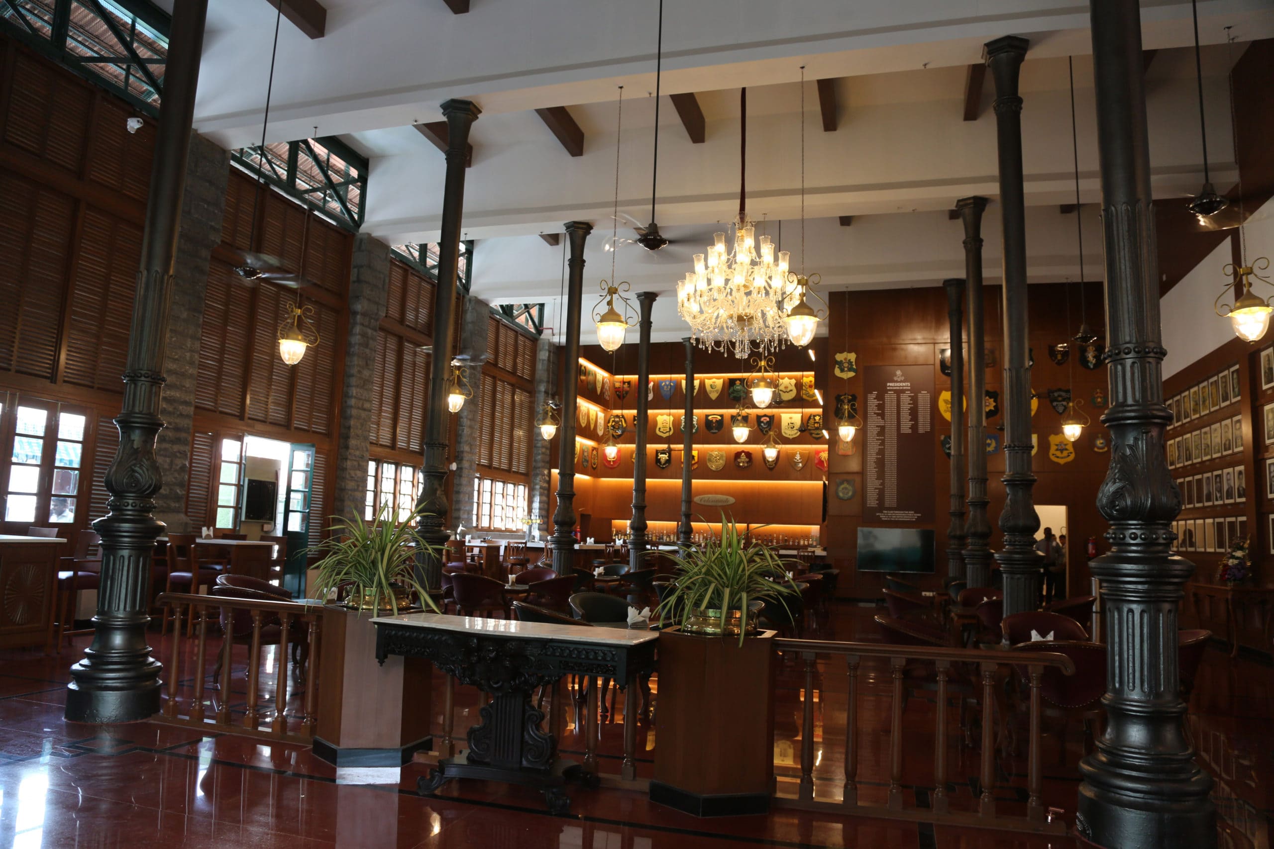 Bars & Lounges